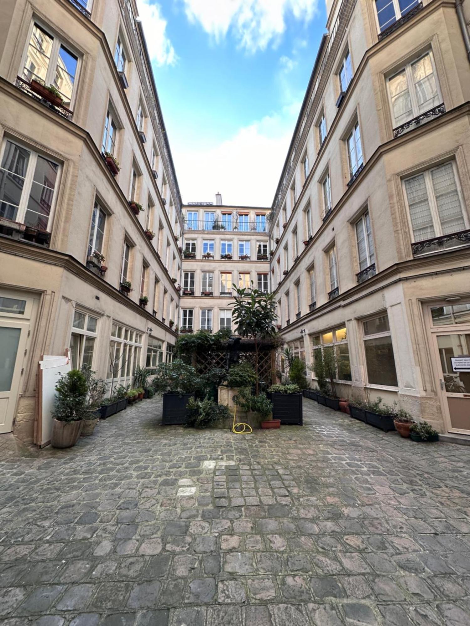 Marais Rooftop Studio - Metro Filles Du Calvaire Apartment Paris Exterior photo